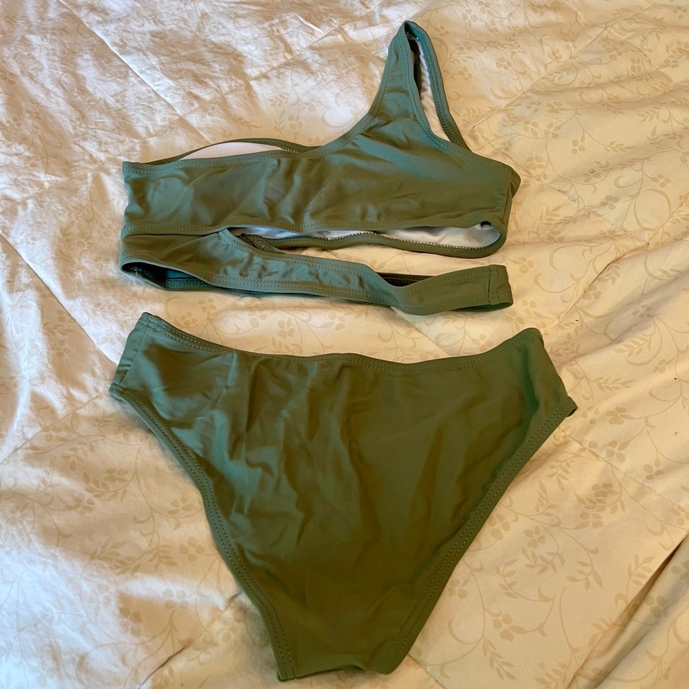 SHEIN Kids Swim Bikini in Olive Green